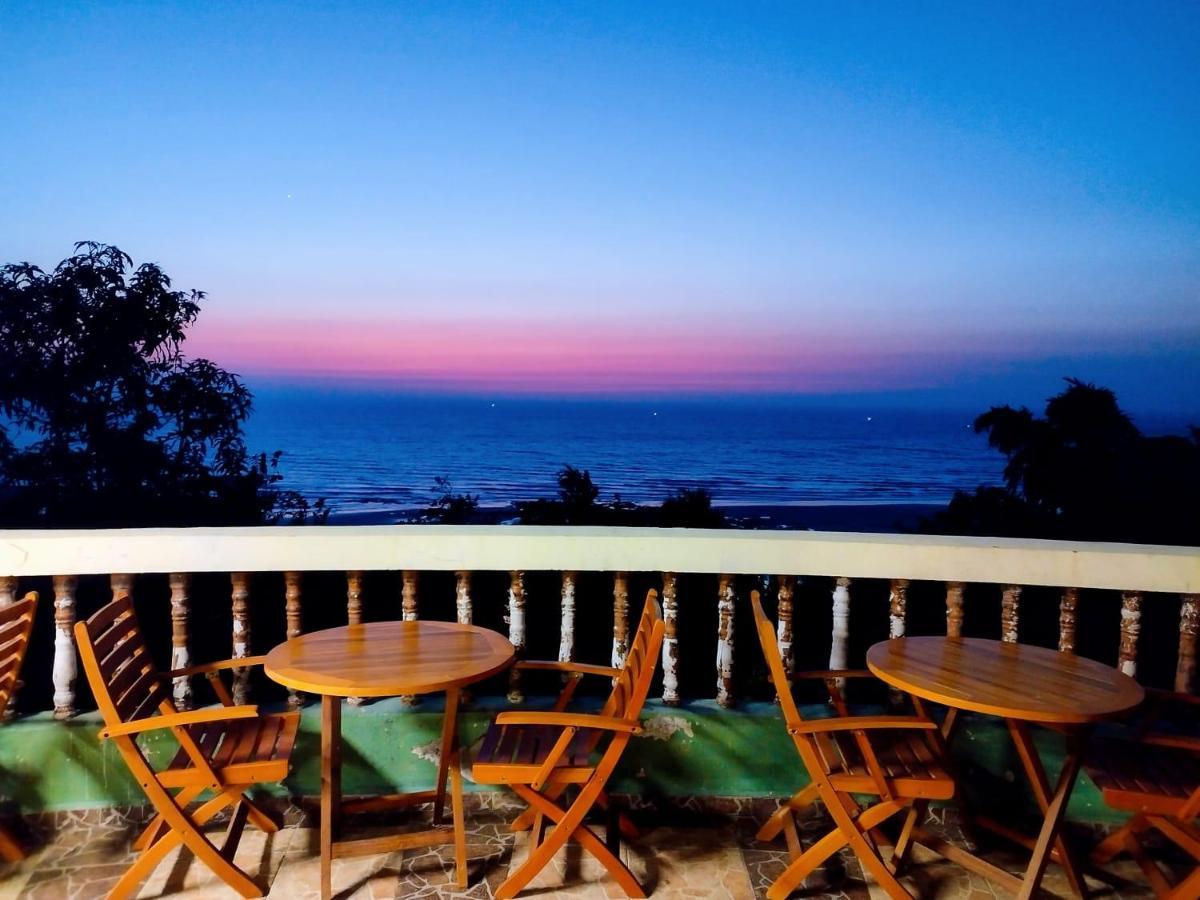 Villa Infinity By The Sea Murud  Eksteriør bilde